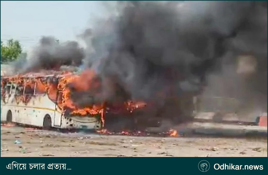 কুমিল্লায় বাস স্টেশনে থামানো ৩ বাস আগুনে পুড়ে ছাই