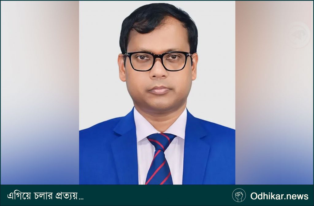 শাহজালাল মাজারে ৫ লাখ টাকা দিলেন সাবেক ডিসি সারওয়ার