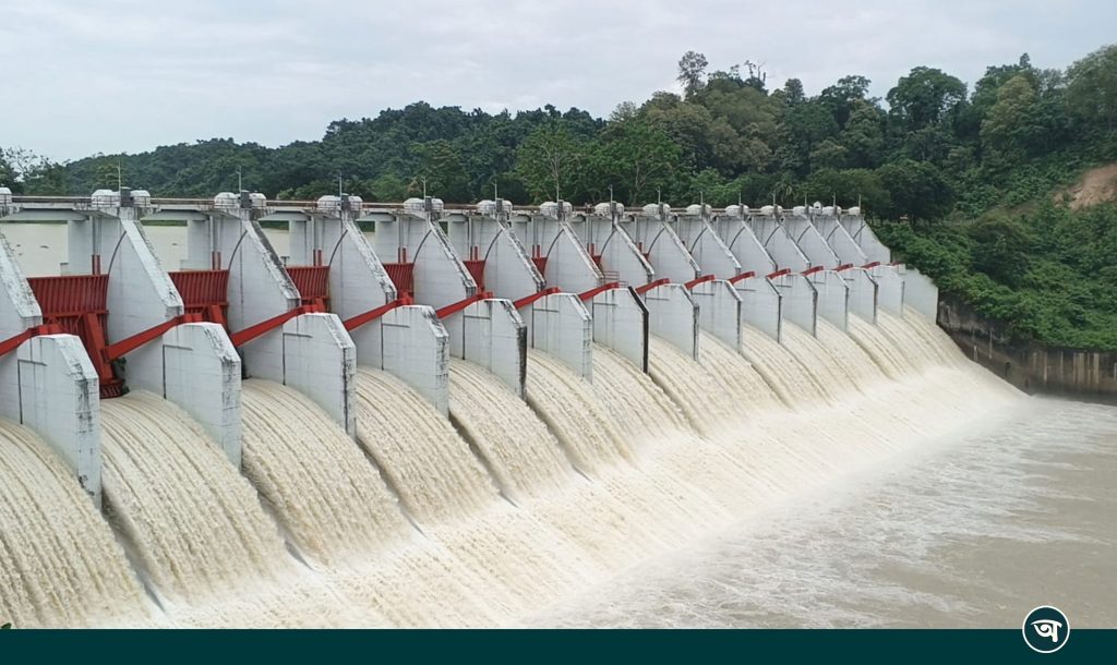 কাপ্তাই বাঁধের ১৬টি জলকপাট উন্মুক্ত: কর্ণফুলী নদীতে পানি নিষ্কাশন শুরু