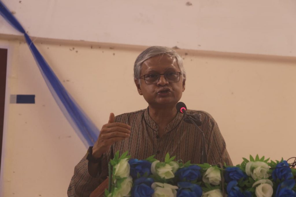 নোট অব ডিসেন্ট’ বিতর্ক এখন অপ্রাসঙ্গিক—সংস্কারের পক্ষে ঐক্যের আহ্বান রাবির সাবেক ভিসির