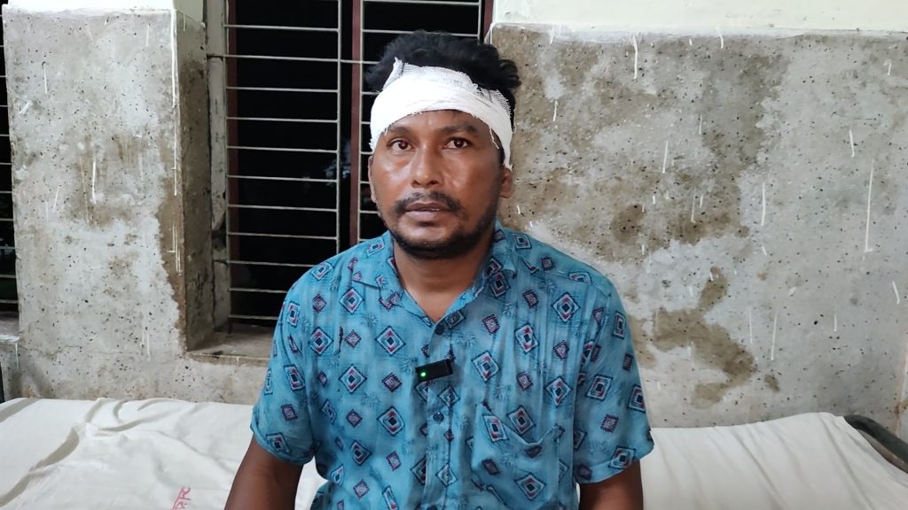 ঠাকুরগাঁওয়ে স্বেচ্ছাসেবক দল নেতার মাথা ফাটানোর অভিযোগ আ.লীগ নেতার বিরুদ্ধে