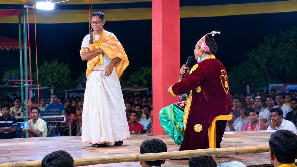 নওগাঁ জেলার রাণীনগর হরিপুর গ্রামে গ্রামীণ ঐতিহ্য যাত্রাপালা অনুষ্ঠিত