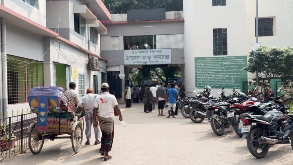 কালীগঞ্জে বাস চাপায় পৌরসভার কর্মচারী নিহত